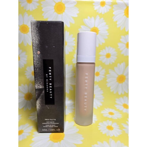 Fenty Beauty Pro Filt’r Soft Matte Longwear Liquid Foundation #200  1.08 fl oz - Picture 1 of 9